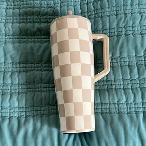BrüMate 40oz tan checkered ERA 🤍 NWT